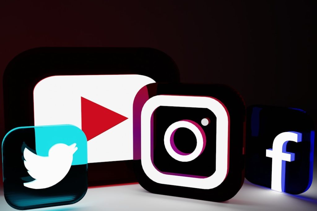 Social Media Logo for Website: Best Practices for Integration