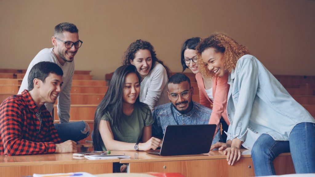 How to Run an Effective L10 Meeting: Agenda, Rocks, Scorecards, and Team Accountability