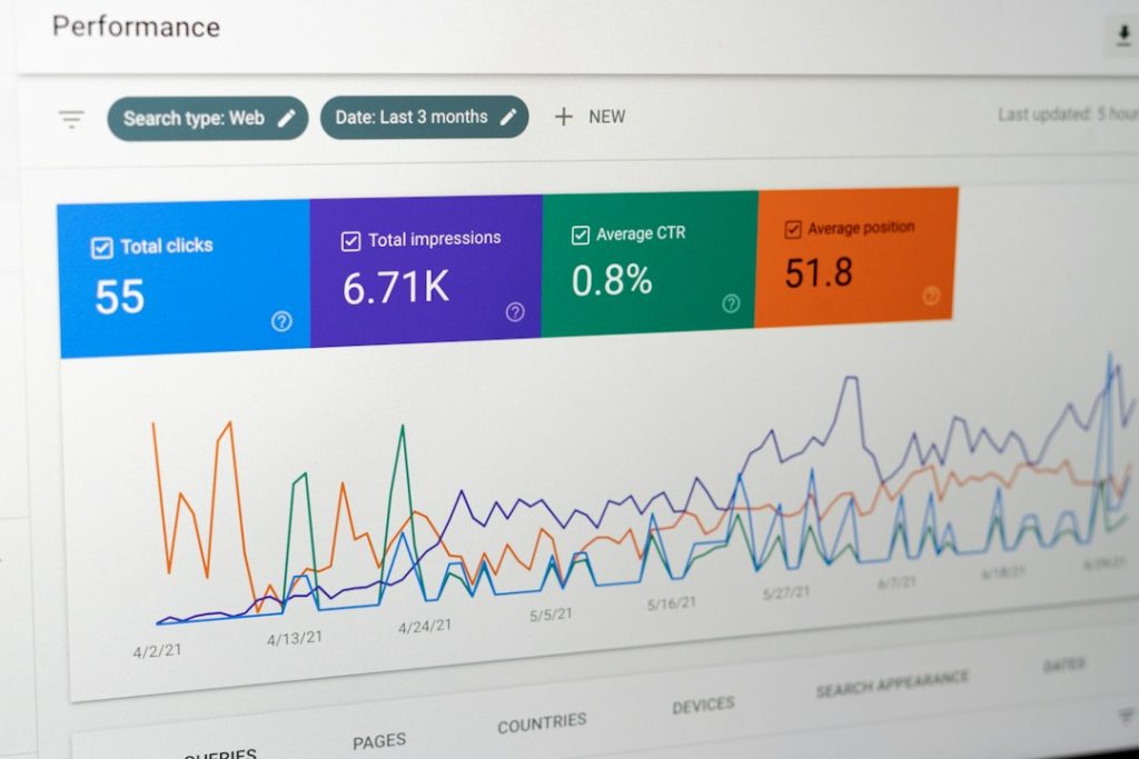 Newsletter Headline Examples: beehiiv vs Substack for Writing Engaging Newsletter Headlines