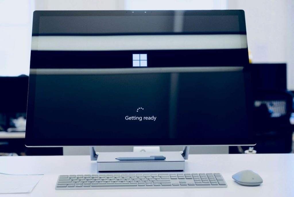 How to Fix a Misaligned Screen on Windows: Display Settings vs Graphics Driver Troubleshooting